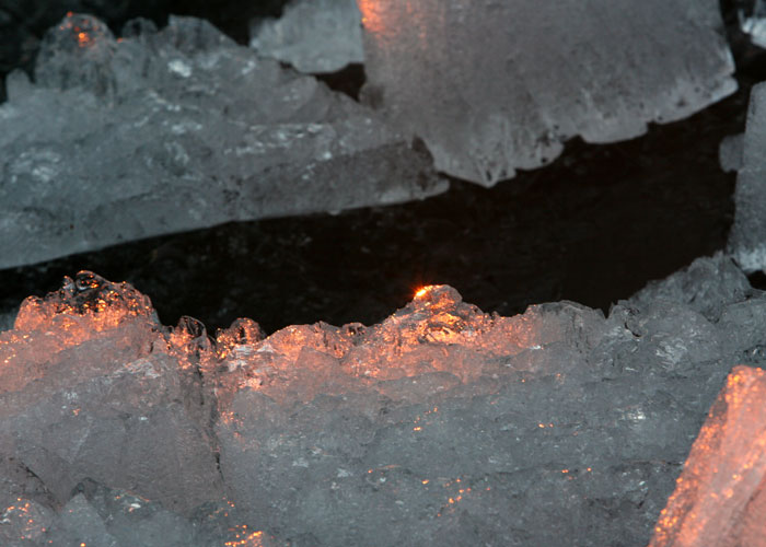 ja-taivaalla-hehkuu.jpg